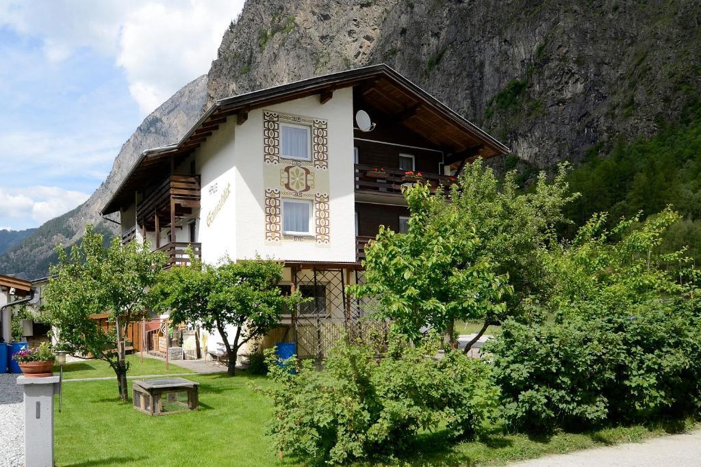 Haus Gamsblick Hotel Umhausen Buitenkant foto
